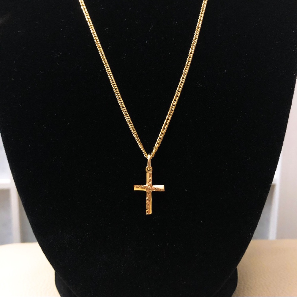 18k Genuine Gold Lulu Cross 3D Necklace - Picture 3 of 5